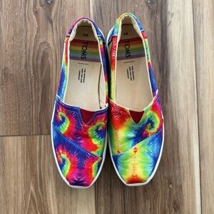 TOMS Classic Slip-On Shoes – Tie-Dye Rainbow Canvas, Women’s 8